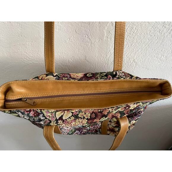 Village Tannery Designs by Sevetet / Vintage / Floral Tapestry Tote Bag - Picture 4 of 10